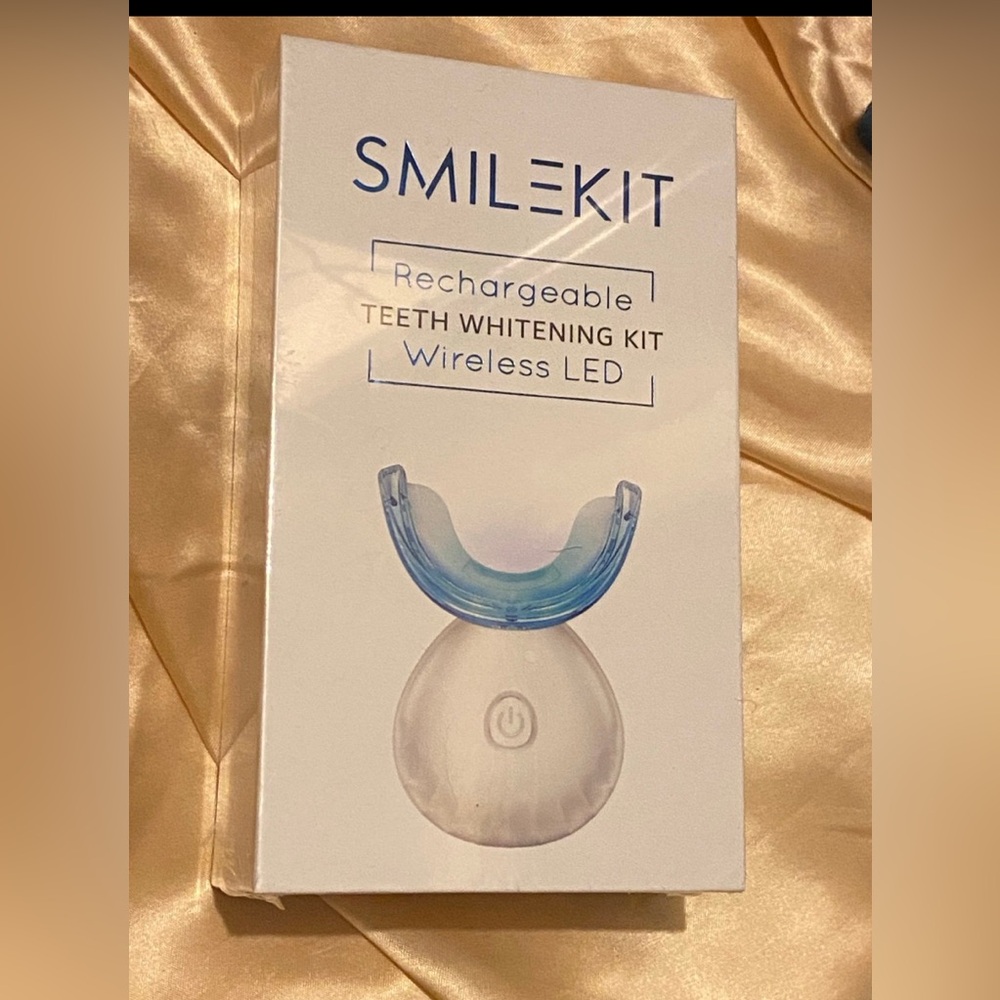 SmileKit Teeth Whitening Wireless Charging Dental Kit NEW SEALED